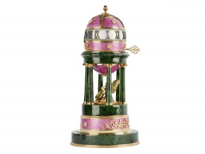 Une horloge à colonnade unique et très significative dans le style de Peter Carl Fabergé, Saint-Pétersbourg 1846 - 1920 Suisse