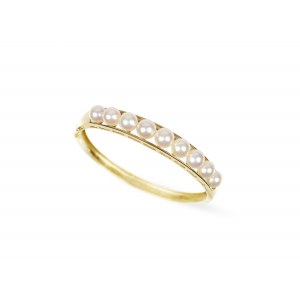 Bangle with 9 pearls