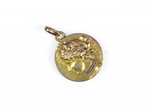 Medallion pendant, Art Nouveau