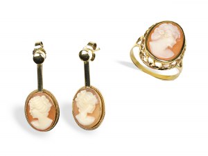 Ensemble : Paire de boucles d'oreilles et bague avec camée en coquillage