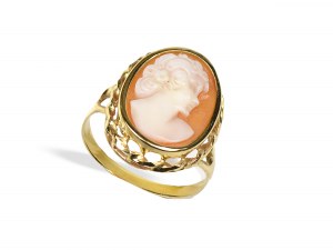 Set: Pair of earrings & ring with shell cameo