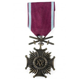 Croix du Mérite avec épées