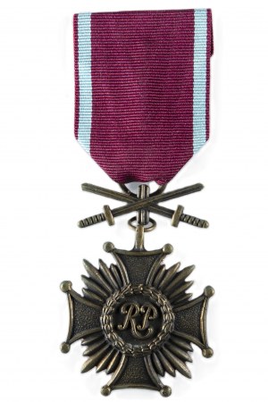Krzyż Zasługi z Mieczami