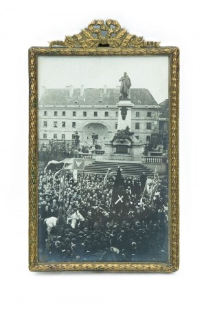 Frame with photo from the unveiling ceremony of the Adam Mickiewicz monument at Bankowy Square in Warsaw