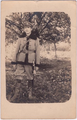 Fotografia di un giovane soldato