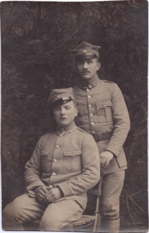 Photograph of two soldiers in uniform