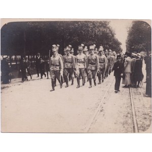 Skupinové foto: Krakovský sokolský jízdní oddíl (později 2. ulánský pluk)