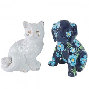 Porcelain figurines cat and dog