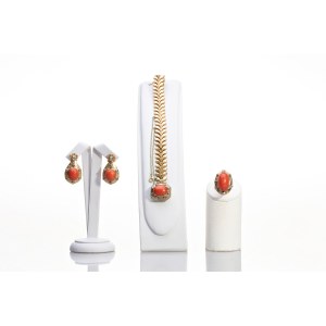 CORAL AND DIAMOND EARRINGS, RING AND BRACELET SET 1.76 CT . | Central Europe (Central European / Central Europe - 19th century)