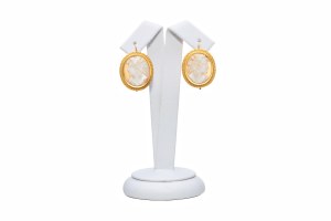 GOLD SHELL CAMEO EARRINGS | Europe (European / Europe - around 1900)