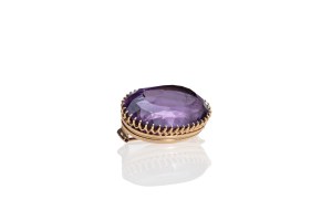 GOLD BROOCH WITH AMETHYST | Czechoslovakia (Czechoslovakian / Czechoslovakia - 20th century)