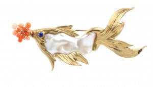 ASCIONE: Spilla a forma di pesce in argento, perla e corallo