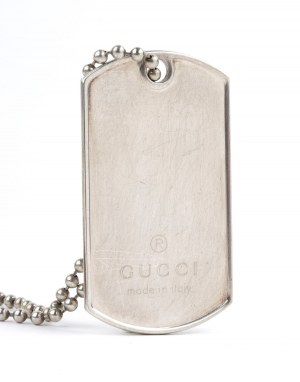 GUCCI : Deux chaînes en argent avec pendentifs