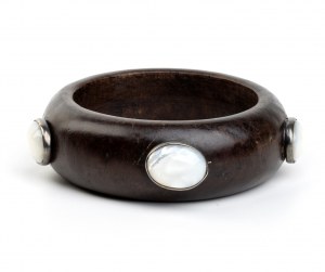 ISABELLA ASTENGO: Wood bracelet with mother of pearls