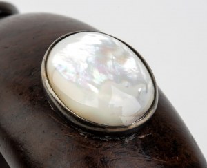 ISABELLA ASTENGO: Dřevěný náramek s perlami
