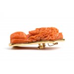 Gold pendant with coral cameo