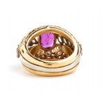 Złoty pierścionek z rubinowym diamentem