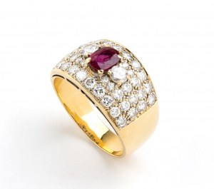 Zlatý prsteň s diamantovým rubínom