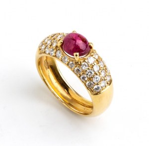 Anello d'oro con diamante e rubino