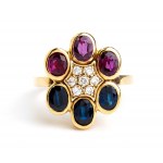 Diamentowy, rubinowy, szafirowy pierścionek w kształcie kwiatu złota