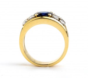 Bague en or avec saphir bleu et diamant