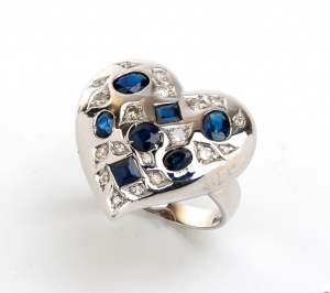 Gold ring with sapphires and diamonds