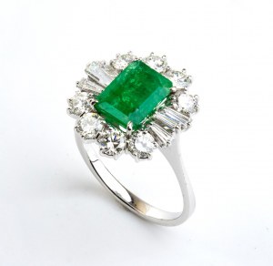 Emerald diamond gold ring