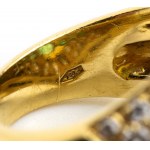 Złoty pierścionek z diamentem i szmaragdem
