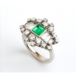 Emerald diamond gold ring