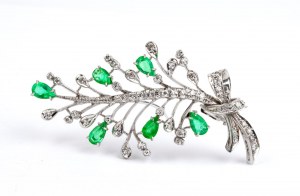 Emerald diamond gold brooch