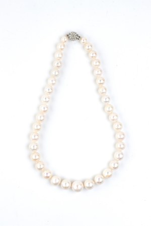 Perlový náhrdelník zo sklenenej pasty