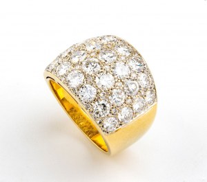 Diamond gold band ring