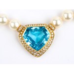 Diamentowy złoty naszyjnik z perłą i niebieskim topazem