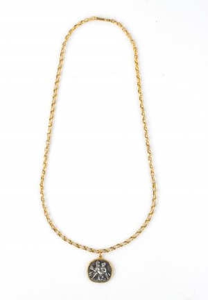 Gold necklace with pendant