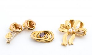 Lot of 3 gold brooches