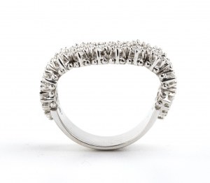 Diamond gold semi-rigid ring