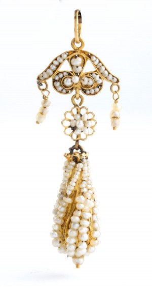 Gold pendant with pearls