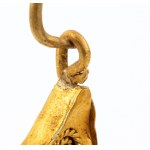 Złote kolczyki wiszące w stylu archeologicznym
