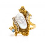 Zlatý prsteň s perlami a diamantmi