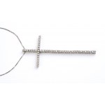 Diamantový náhrdelník s príveskom kríža
