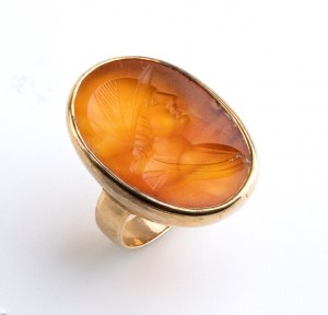 Archaeological-style gold ring set with carnelian