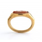 Archaeological-style gold ring set with agate