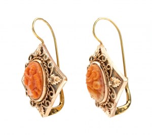 Ohrringe aus Gold mit Kameen aus Cerasuolo-Korallen