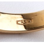 Zlatý prsten s kamejí ze středomořského korálu