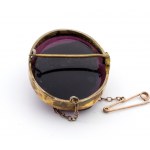 Victorian's gold brooch with an amethyst cameo