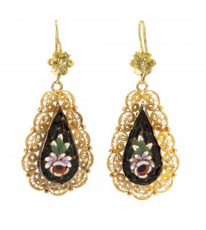 Gold earrings with diamonds and pearls