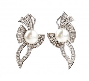 Boucles d'oreilles en or avec diamants et perles