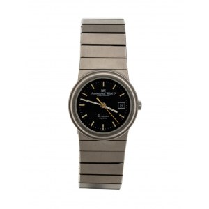 SL design: titanium wristwatch