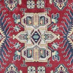 Jedwabny dywan z różnymi wzorami