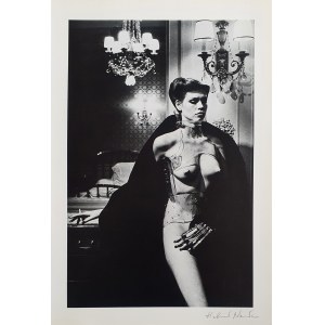 Helmut Newton, Jane Kirby - Avenue Kléber. Paris 1977 du portfolio ''Special Collection 24 photos lithographs'', 1979